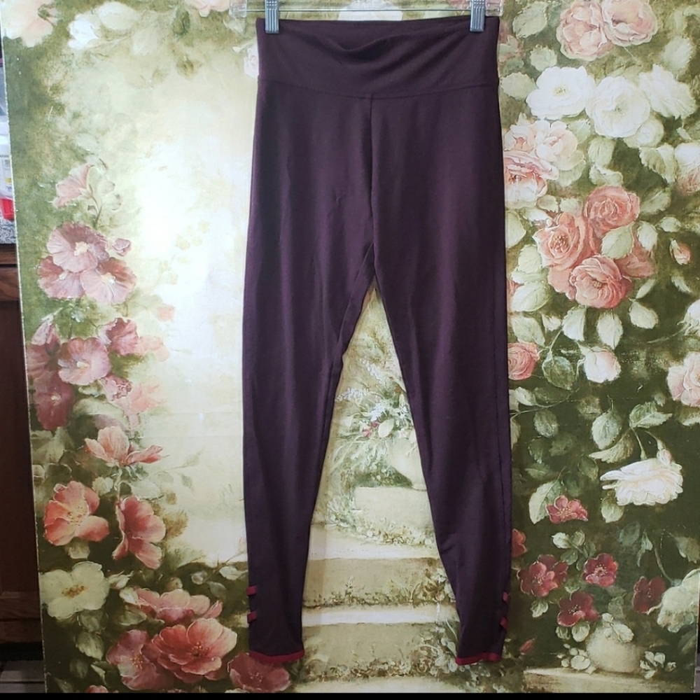2/$10 Victoria's Secret Sz S leggings
